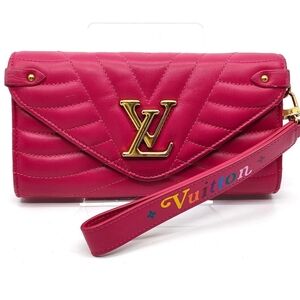 📣SOLD!! Louis Vuitton New Wave Quilted Clutch